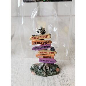 Lemax 2016 spooky town scary road signs skull Halloween Village accessory